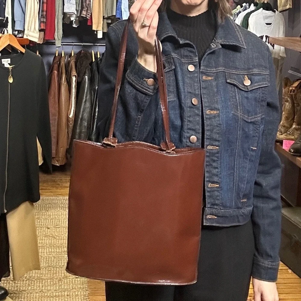 Furla Brown Leather Scalloped Tote Bag Made in Italy Vintage Minimalist Shoulder
